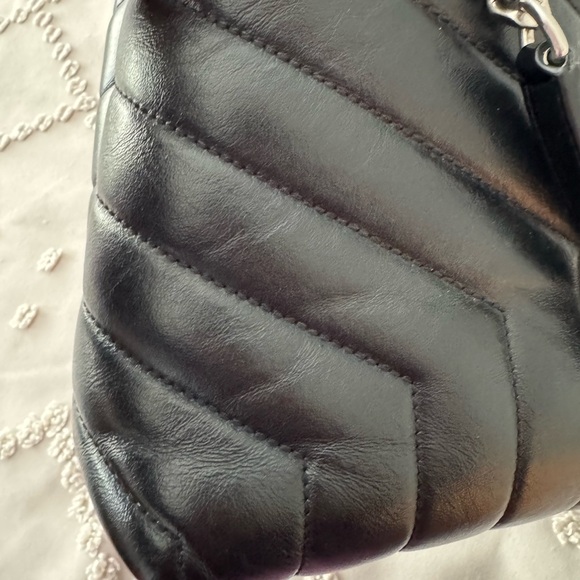 Authentic YSL Small LouLou Tote Shopper - Picture 7 of 8